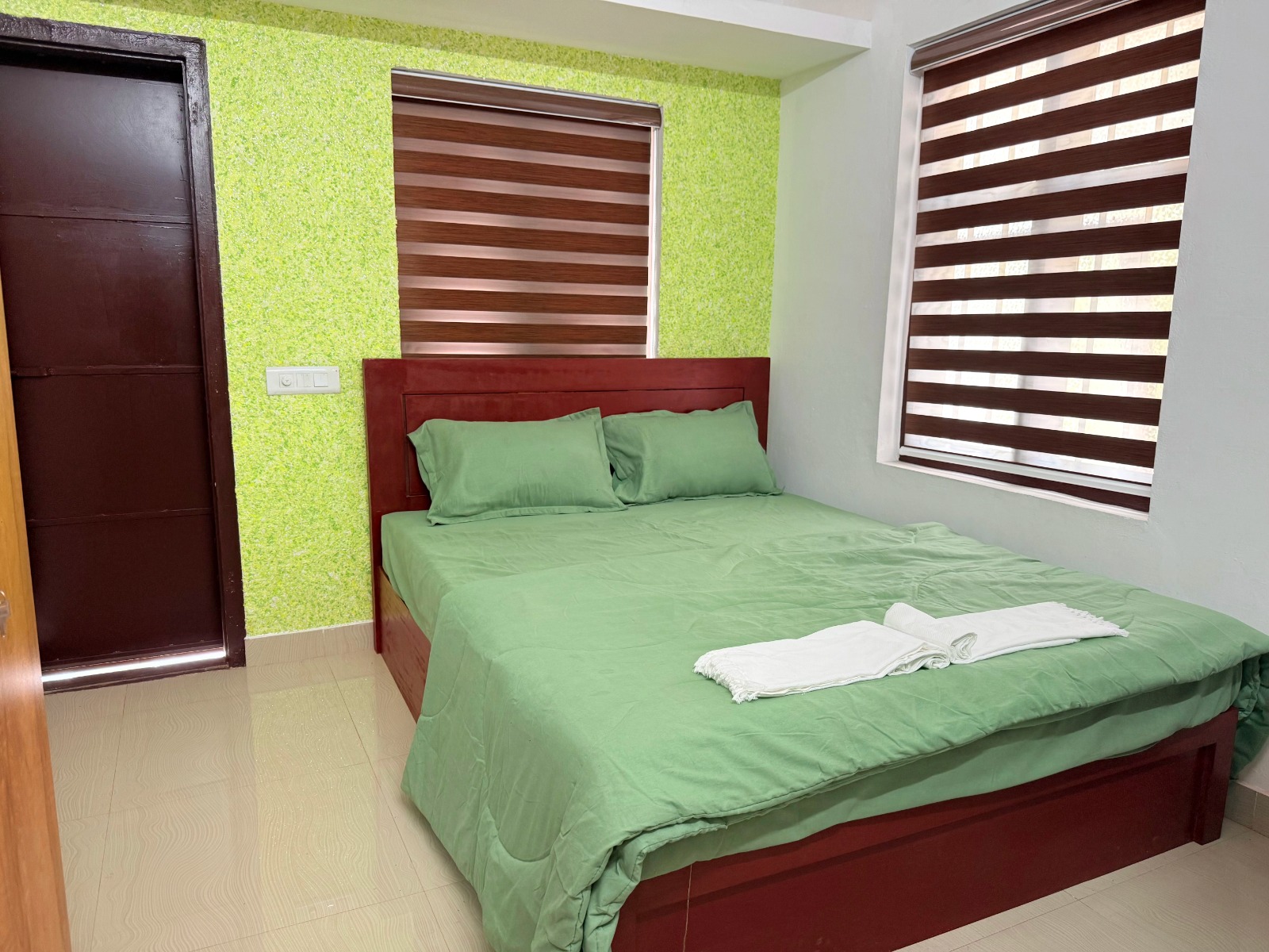Deluxe River View Balcony Room